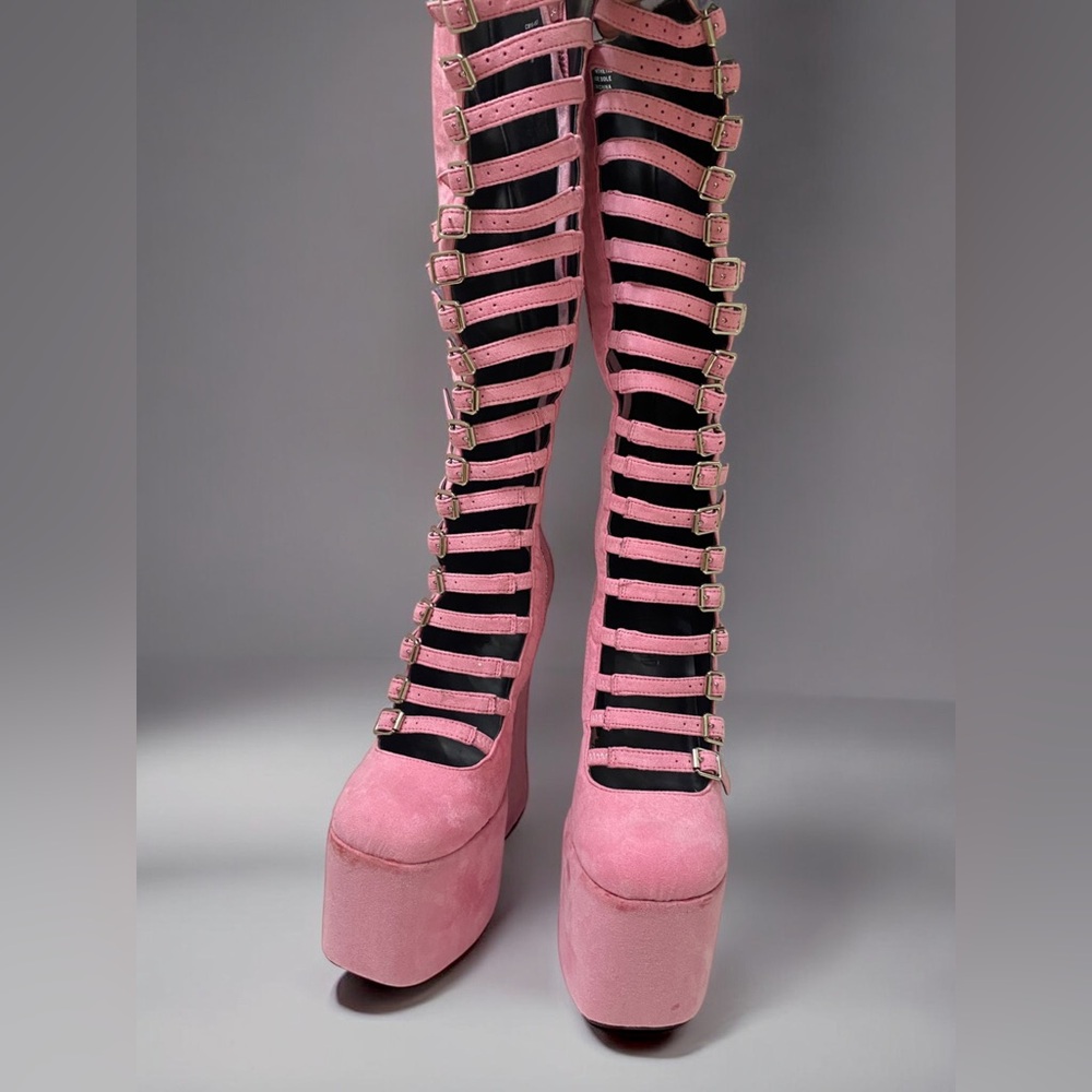 Current Mood “Transaction” Dusty Pink Platform Boots 💕 - Picture 11 of 16